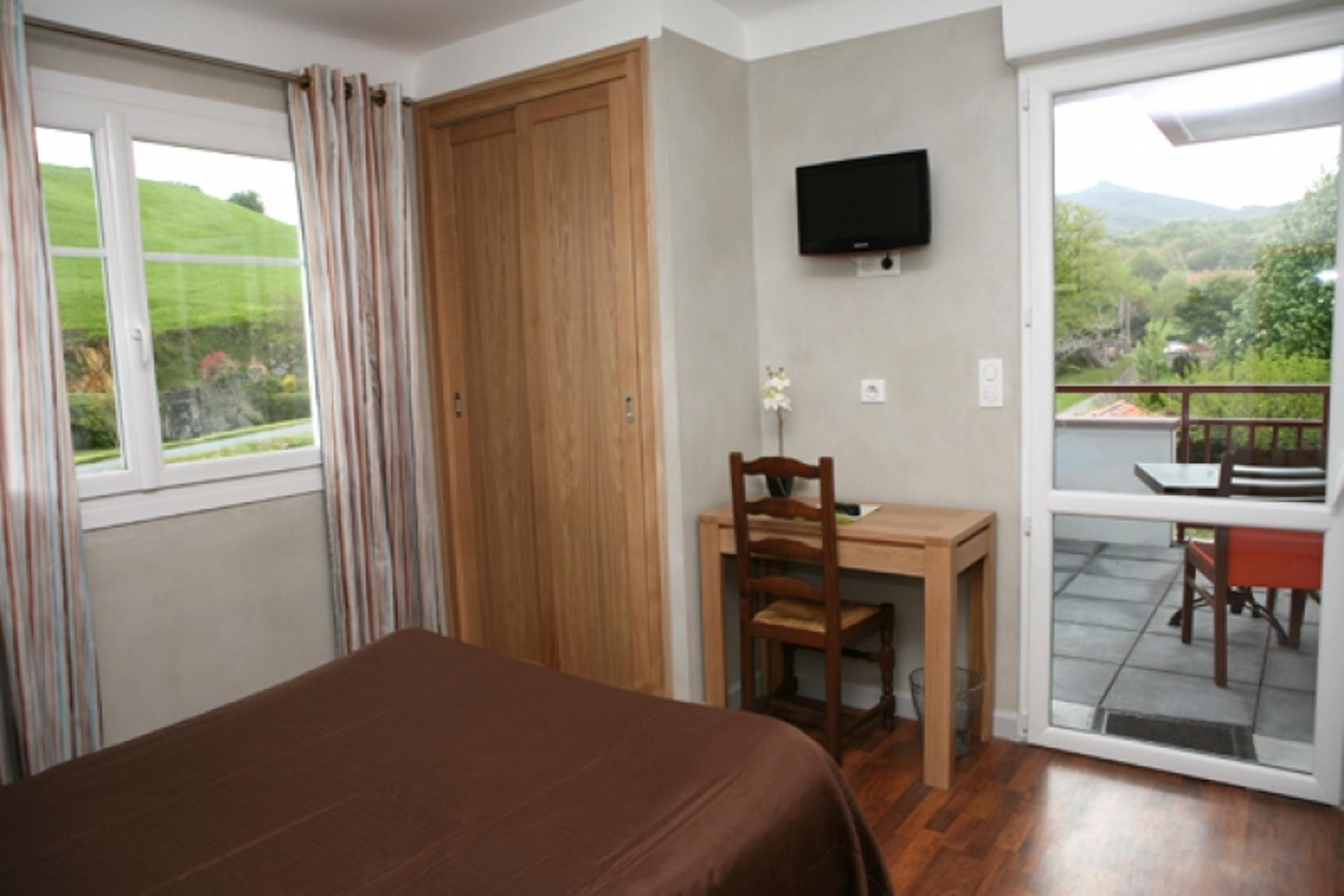 Logis Hotel Ur-Hegian Aïnhoa Eksteriør bilde
