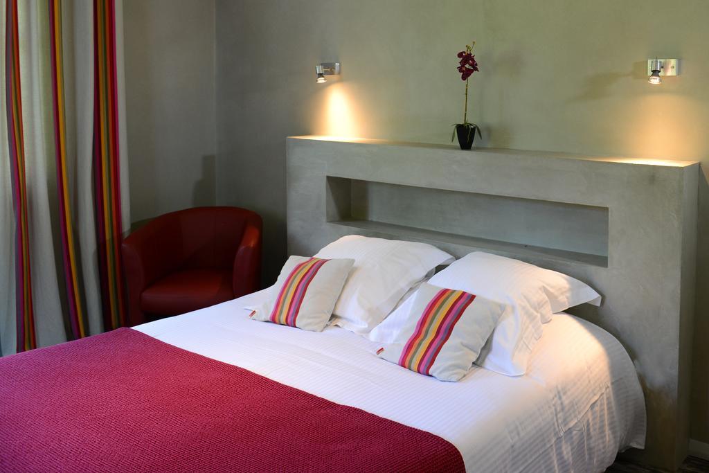 Logis Hotel Ur-Hegian Aïnhoa Eksteriør bilde