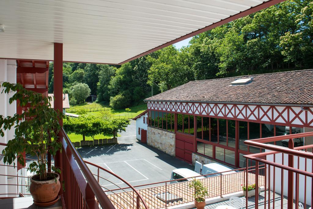 Logis Hotel Ur-Hegian Aïnhoa Eksteriør bilde