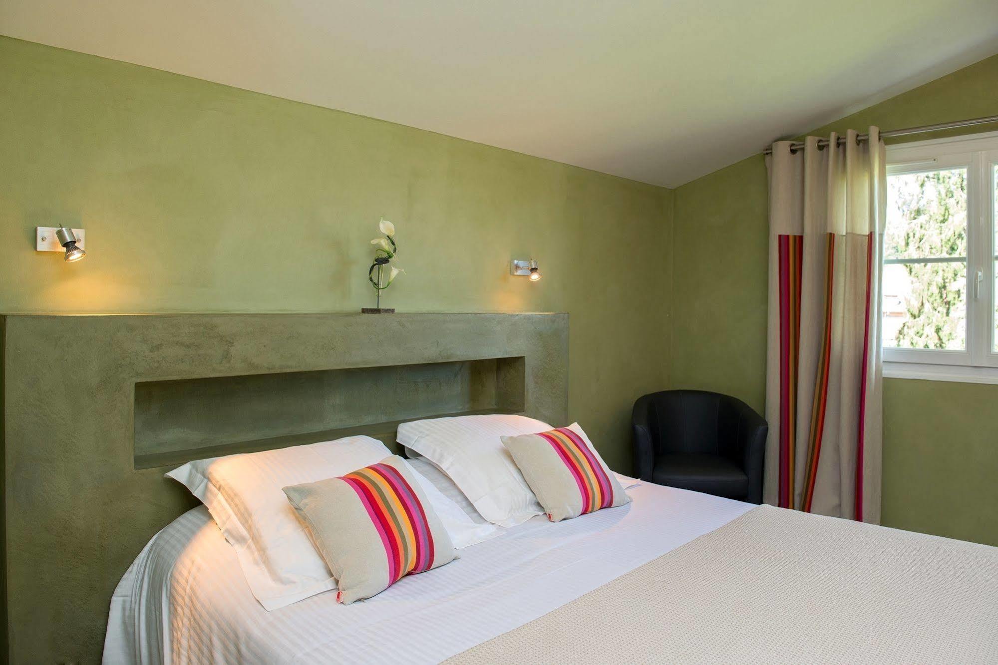 Logis Hotel Ur-Hegian Aïnhoa Eksteriør bilde
