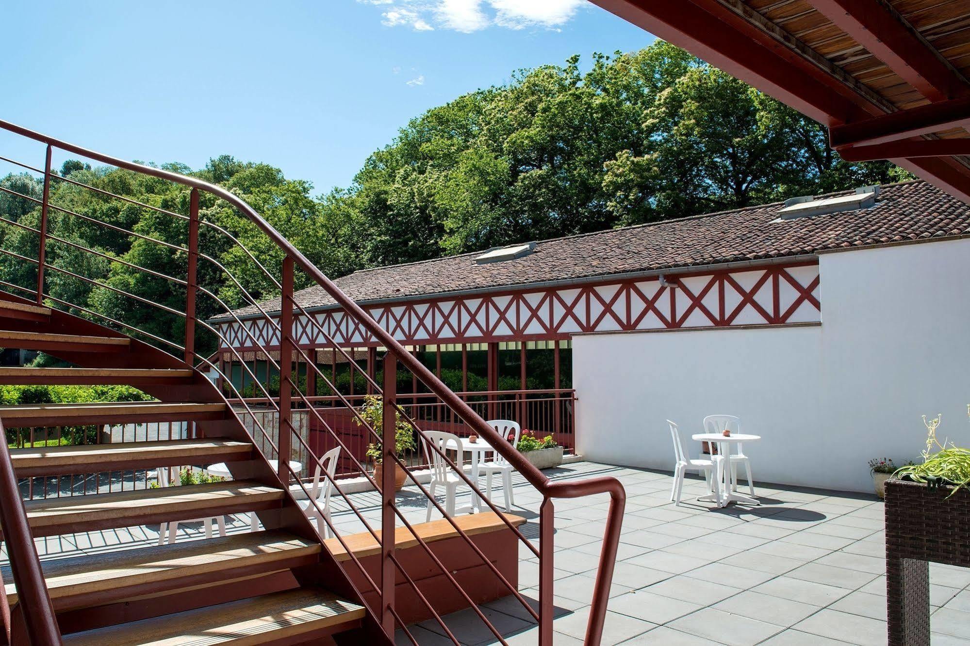 Logis Hotel Ur-Hegian Aïnhoa Eksteriør bilde