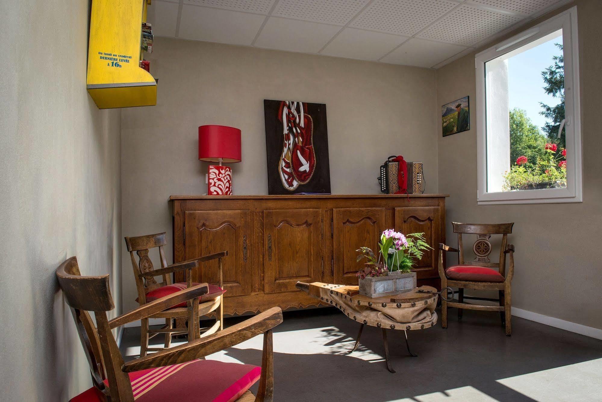 Logis Hotel Ur-Hegian Aïnhoa Eksteriør bilde